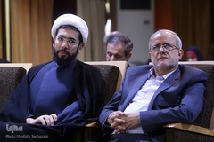 از راست حسینعلی قبادی، رییس پژوهشگاه علوم انسانی و مطالعات فرهنگی و حجت الاسلام مصطفی رستمی، رییس نهاد نمایندگی ولی فقیه در دانشگاه‌ها در همایش ملی استاد مطهری و مطالعات قرآنی معاصر