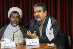 از راست علی شکوهی و حجت الاسلام والمسلمین حمید پارسانیا در نشست «جمهوری اسلامی؛ اگر مطهری بود...»