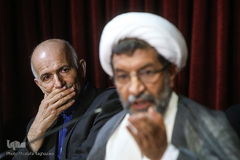از راست حجت الاسلام والمسلمین حمید پارسانیا و مقصود فراستخواه در نشست «جمهوری اسلامی؛ اگر مطهری بود...»