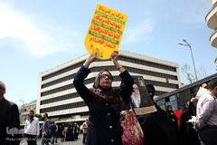 راهپیمایی نمازگزاران تهرانی در حمایت از بیانیه شورای عالی امنیت ملی