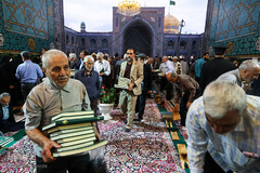 جزءخوانی قرآن در مسجد گوهرشاد