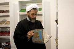 بازدید حجت‌الاسلام احمد مازنی از ششمین روز بیست و هفتمین نمایشگاه بین المللی قرآن کریم