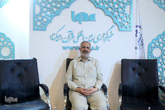 احمد مسجد جامعی، عضو شورای شهر تهران در پنجمین روز نمایشگاه قرآن کریم در غرفه ایکنا