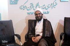 حجت الاسلام والمسلمین محمدجواد حاج علی اکبری، امام جمعه موقت تهران در غرفه ایکنا در هفتمین روز نمایشگاه قرآن کریم