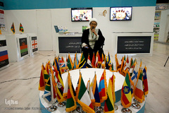 غرفه جامعه المصطفی در هشتمین روز بیست و هفتمین نمایشگاه بین المللی قرآن