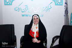 معصومه آقاپور علیشاهی، نماینده مجلس شورای اسلامی در غرفه ایکنا در دهمین روز نمایشگاه قرآن کریم