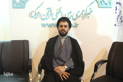 حجت الاسلام سید مهدی حسینی در غرفه ایکنا در دهمین روز نمایشگاه قرآن کریم