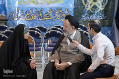 حضور سیدمحمود دعایی، مدیر مسئول روزنامه اطلاعات در غرفه ایکنا در دوازدهمین روز از برگزاری بیست و هفتمین نمایشگاه بین المللی قرآن کریم