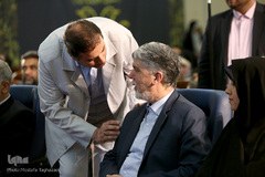 از راست زهرا سعیدی، نماینده مجلس شورای اسلامی، سیدعباس صالحی، وزیر فرهنگ و ارشاد اسلامی و سیدمحمدجواد شوشتری، مدیرعامل خبرگزاری ایکنا در مراسم 16 سالگی خبرگزاری ایکنا در بیست و هفتمین نمایشگاه قرآن کریم