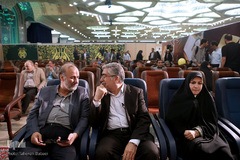 از راست سیده فاطمه ذوالقدر، نماینده مجلس شورای اسلامی، سیدحمیدرضا طیبی، رییس جهاددانشگاهی و حسن بیادی در مراسم 16 سالگی خبرگزاری ایکنا در بیست و هفتمین نمایشگاه قرآن کریم