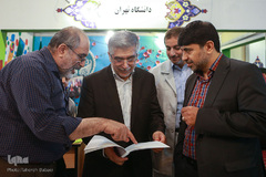 بازدید سیدحمیدرضا طیبی، رئیس جهاددانشگاهی از نمایشگاه قرآن کریم