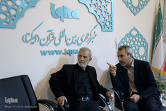 حسن غفوری‌فرد در غرفه ایکنا در آخرین روز بیست و هفتمین نمایشگاه بین‌المللی قرآن کریم