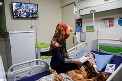 احیای شب ۲۳ ماه رمضان در جمع بیماران بیمارستان چمران اهواز