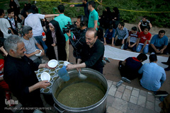 سفره افطار ساده در بوستان رضوان منطقه ۱۰ تهران