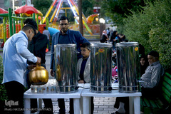 سفره افطار ساده در بوستان رضوان منطقه ۱۰ تهران