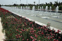 محوطه و فضا سازی سبز اطراف حرم مطهر امام خمینی(ره) محیطی زیبا را برای زائران و مسافرین فراهم کرده است.