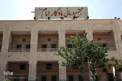 مجتمع درمانی حرم مطهر امام خمینی(ره) در تمامی ایام سال به زائران و مسافران خدمات درمانی می‌دهد.