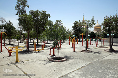 محوطه و فضا سازی سبز اطراف حرم مطهر امام خمینی(ره) محیطی زیبا را برای اقامت و استراحت زائران و مسافرین فراهم کرده است.