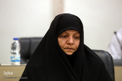 مادر شهید حججی در مراسم رونمایی از کمیک استریپ شهید محسن حججی