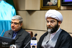 از راست حجت الاسلام محمد قمی، رئیس سازمان تبلیغات اسلامی و مهدی قره‌شیخلو، رییس سازمان دارالقرآن کریم در نشست سراسری مدیران امور قرآنی استانی کشور