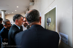 حضور سیدعباس صالحی، وزیر فرهنگ و ارشاد اسلامی در افتتاح نمایشگاه عکس های سیل در ایوان انتظار