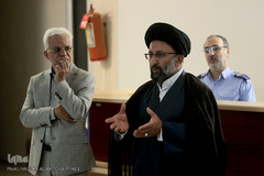 تجمع اعتراضی جمعی از فعالان تشکل‌های قرآنی در دبیرخانه شورای عالی انقلاب فرهنگی