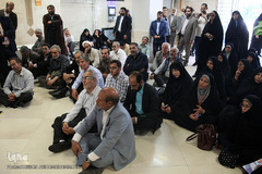 تجمع اعتراضی جمعی از فعالان تشکل‌های قرآنی در دبیرخانه شورای عالی انقلاب فرهنگی