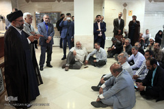 تجمع اعتراضی جمعی از فعالان تشکل‌های قرآنی در دبیرخانه شورای عالی انقلاب فرهنگی