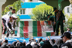 تشییع پیکر مطهر ۱۵۰ شهید دفاع مقدس