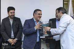 تقدیر از احمد ابوالقاسمی، مدیر سابق رادیو قرآن در نشست «بررسی فعالیت‌های قرآنی و غفلت‌ رسانه‌ها»