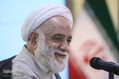 حجت الاسلام والمسلمین محسن قرائتی در نشست هم اندیشی نویسندگان و ناشران حوزه نماز و مهدویت