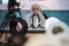 حجت الاسلام والمسلمین محسن قرائتی در نشست هم اندیشی نویسندگان و ناشران حوزه نماز و مهدویت