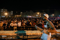 توزیع بزرگترین کیک جهان به مناسبت میلاد امام رضا(ع)