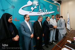 تقدیر از محمد حاتمی، مدیر روابط عمومی سازمان قرآنی دانشگاهیان کشور در چهارمین گردهمایی مدیران و فعالان حوزه روابط عمومی جهاد دانشگاهی سراسر کشور