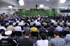 دیدار مدال‌آوران المپیادهای علمی و اعضای تیم ملی والیبال جوانان با رهبر انقلاب