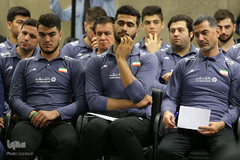 دیدار مدال‌آوران المپیادهای علمی و اعضای تیم ملی والیبال جوانان با رهبر انقلاب