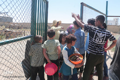 اطعام غدیری خیریه متوسلین به امام رضا(ع) بین ۴ هزار نیازمند تهرانی