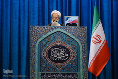  آیت‌الله محمد امامی کاشانی، امام جمعه موقت تهران