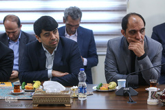 از راست سیدمحمد طباطبایی، مدیر روابط عمومی و عیسی علیزاده، معاون فرهنگی جهاددانشگاهی در مراسم امضای تفاهم‌نامه همکاری بین جهاددانشگاهی و وزارت فرهنگ و ارشاد اسلامی