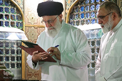 مراسم غبارروبی مضجع شریف ثامن‌الحجج حضرت امام رضا علیه‌السلام