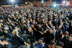 آیین نصب پرچم شب اول محرم، در امامزاده عبدالله(ع) شوشتر