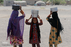 توزیع نذورات حسینی در میان گپرنشینان و اهالی فقیر روستاهای منطقه محروم جازموریان