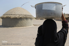 توزیع نذورات حسینی در میان گپرنشینان و اهالی فقیر روستاهای منطقه محروم جازموریان