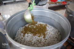 توزیع نذورات خیرین هم‌نمک در روستاها و مناطق فقیرنشین حاشیه شهر زهکلوت جازموریان