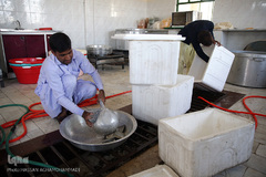 توزیع نذورات خیرین هم‌نمک در روستاها و مناطق فقیرنشین حاشیه شهر زهکلوت جازموریان