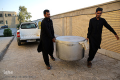 توزیع نذورات خیرین هم‌نمک در روستاها و مناطق فقیرنشین حاشیه شهر زهکلوت جازموریان