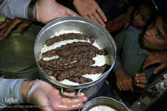 توزیع نذورات خیرین هم‌نمک در روستاها و مناطق فقیرنشین حاشیه شهر زهکلوت جازموریان