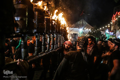 آیین مشعل گردانی در دولت آباد