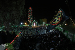 ⁨نخل‌برداری یزدی‌های مقیم کرج در شب عاشورا