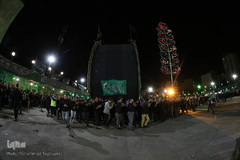 ⁨نخل‌برداری یزدی‌های مقیم کرج در شب عاشورا